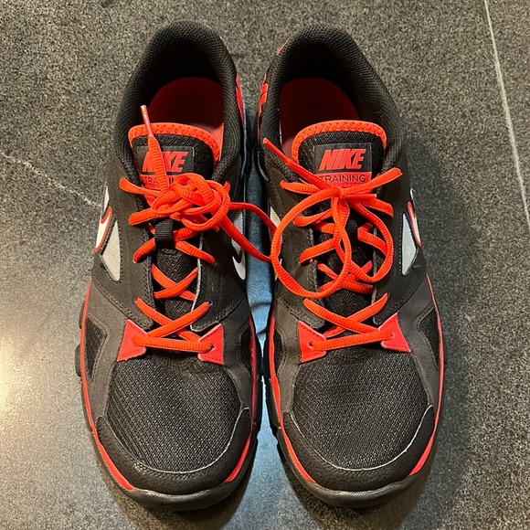 Nike training shoes - Picture 2 of 7